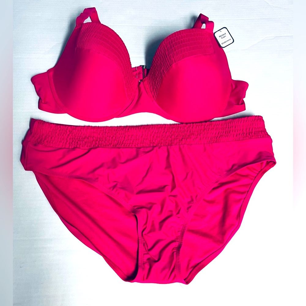 PLUS TIME AND TRU NWT WOMENS 2 Piece  Hot Pink Swimwear Set. SIZE. 3X (24W- 26W)